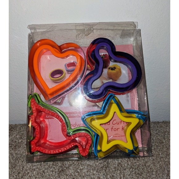Elfkithang Sandwich‎ Cutters and Sealer for Kids Bread Crust Food Shapes NIB - Picture 1 of 4